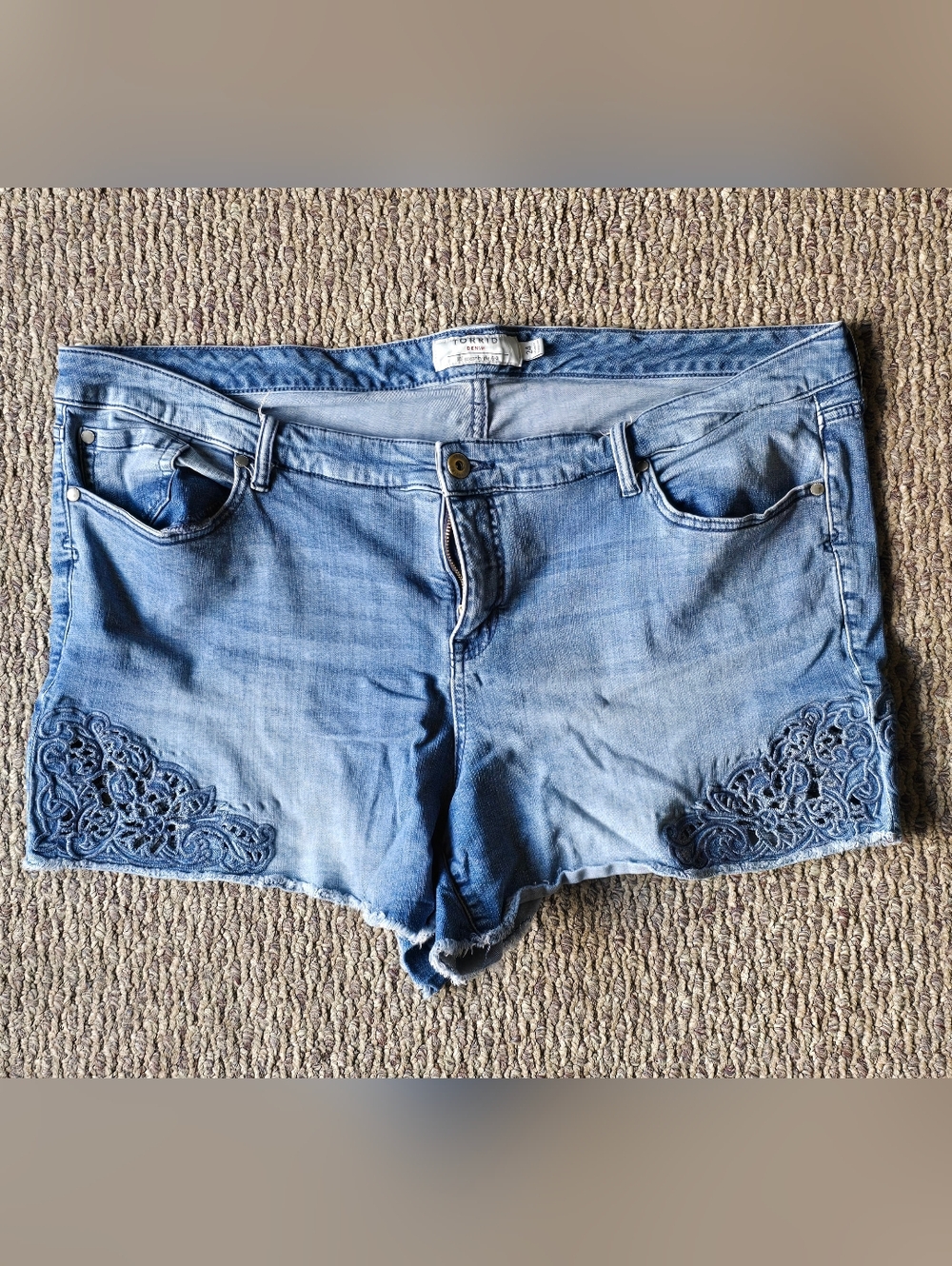 Torrid Plus Size 24 Denim Shorts